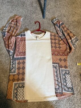 7th Ray Cream Pullover Top with Subtle Coral Detail